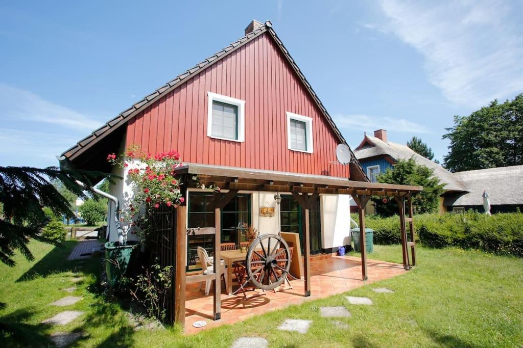 Trollhus - Grosses Familienfreundliches Ferienhaus Born Exterior photo