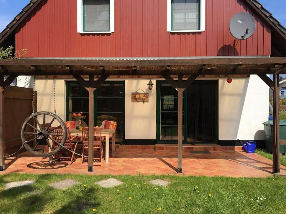 Trollhus - Grosses Familienfreundliches Ferienhaus Born Exterior photo